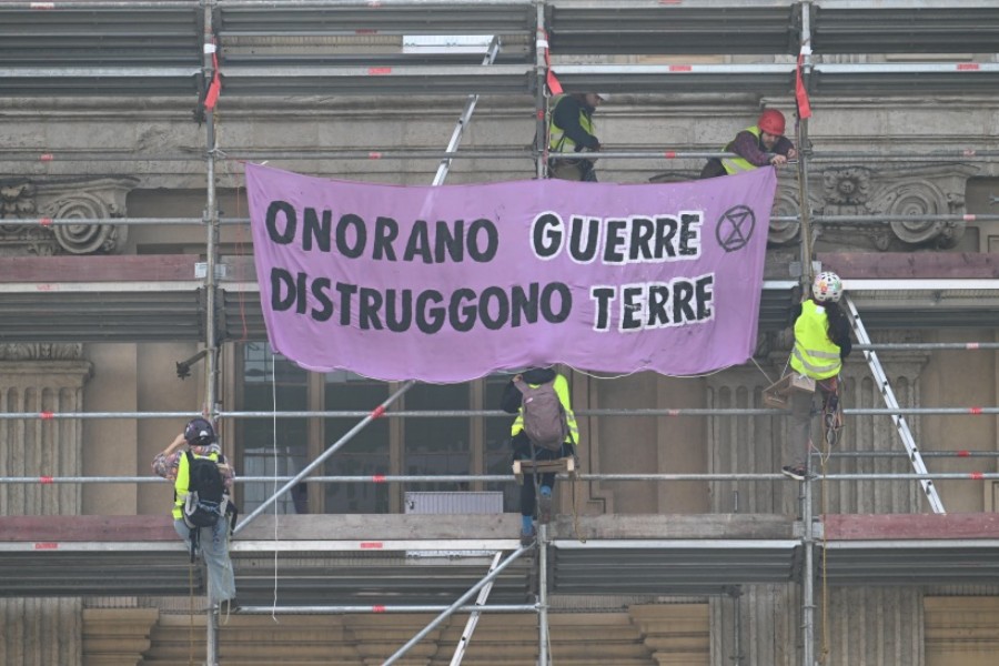 Onorano guerre, distruggono terre